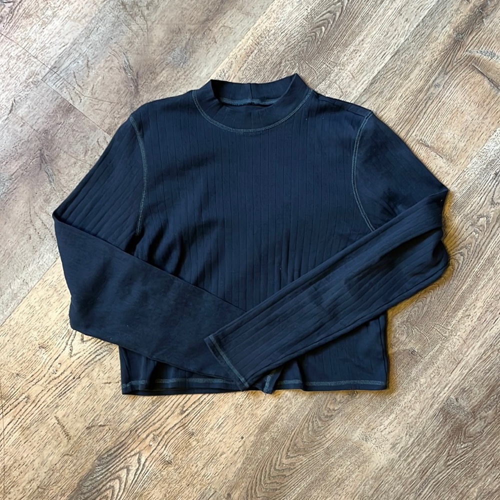 American Eagle Mock Turtleneck Long Sleeve